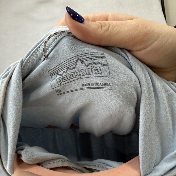 Patagonia Hoodie Womens Small Light Blue Sun Shirt Fishing Thumb Holes Guide - Picture 2 of 10